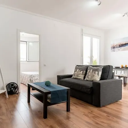 Lejlighed Atico Soleado Con Terraza - Cerca Del Camp Nou Y La Feria De Barcelona *